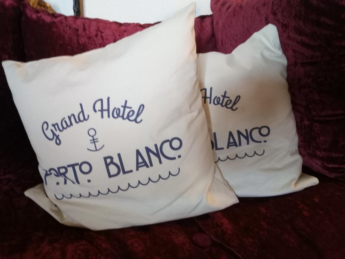 Grand Hotel De Port Blanc Penvénan エクステリア 写真